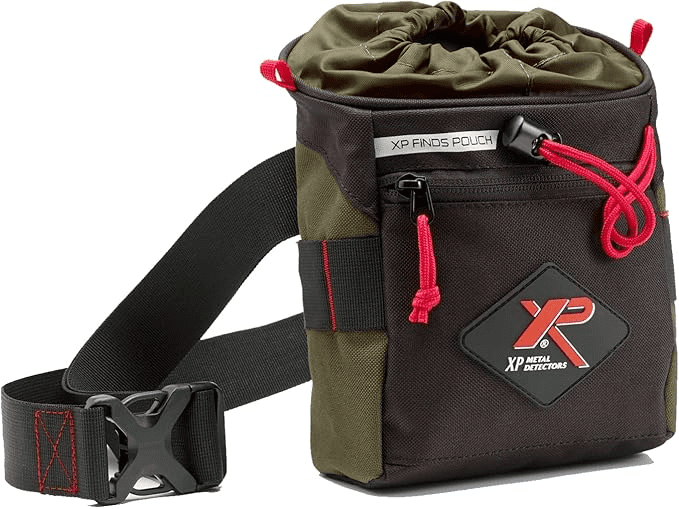 XP Metal Detectors Bolsa de hallazgos. Incluye un bolsillo grande accesible y un bolsillo pequeño cerrado por una cremallera. Sistema de fijación Molle múltiple integrado. (XPPOUCH)